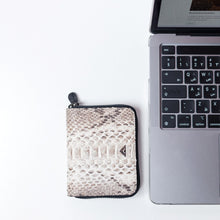 Load image into Gallery viewer, EXTEND Python Wallet 2274