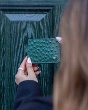 Load image into Gallery viewer, London Edition - EXTEND AirTag Wallet